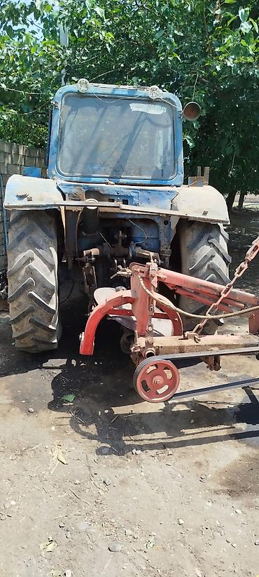 авто азербайджан: MTS-80 tipli mavi traktor və arxasında qoşulan diskli otbiçən (4 — 2