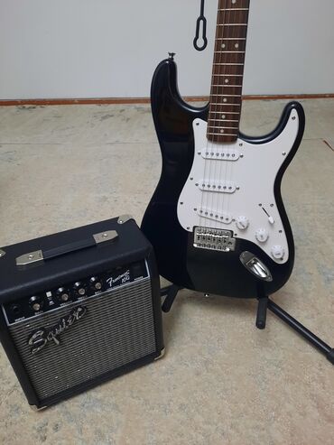 Гитары: Fender Squier Sonic +Frontman10G Полный комплект для гитариста. Гитара