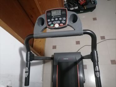 Trake za trčanje: Traka za trčanje Sportstech F10 - Kompaktna električna traka sa — 6