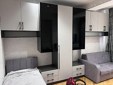 Düz dolab, Yataq otağı üçün, Paltar üçün, Açılan, 6 qapı