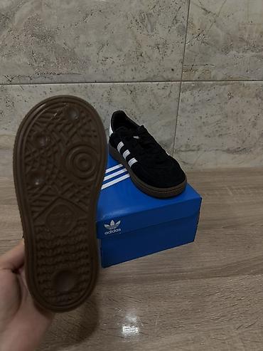 bağlı sandallar: Rəng - Qara Krossovkalar, Adidas, Ölçü: 27, Uniseks — 2