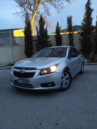 4 göz maşın: Chevrolet Cruze: 1.4 л | 2012 г. 307000 км Седан