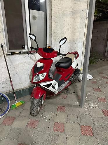 марсель: Срочно продаю Скутер/мопед, красно‑белый, дорожный 27000 сом — 2