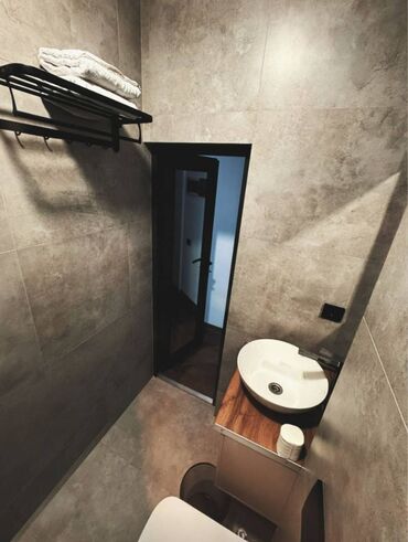 Посуточная аренда квартир: 1 комната, Душевая кабина, Постельное белье, Кондиционер at lalafo.kg — 4 Посуточная аренда квартир: 1 комната, Душевая кабина, Постельное белье, Кондиционер — 4