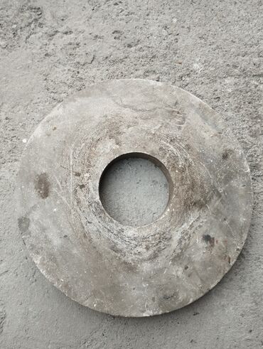 инстурменти: Точило Наждачный круг Внешний диаметр-40см Внутренний диаметр-12.5см