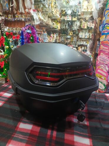 Baqajniklər: Motosiklet üçün arxa baqaj qutusu (top case) - Rəng: mat qara - — 1