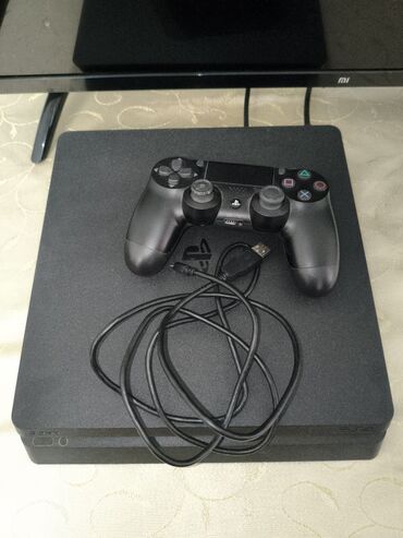PS4 (Sony Playstation 4): Ps4 slim 1tb yaddas 1original pult + 8 oyun(Spider-man,Call of duty