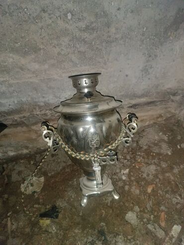 Boçkalar və çəlləklər: İşlənmiş Elektrik Samovar, 3 l, Ünvandan götürmə