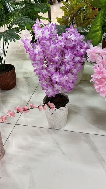 Süni güllər: Məhsul: Süni gül buketləri və kompozisiyalar Təsvir: - Realistik — 24