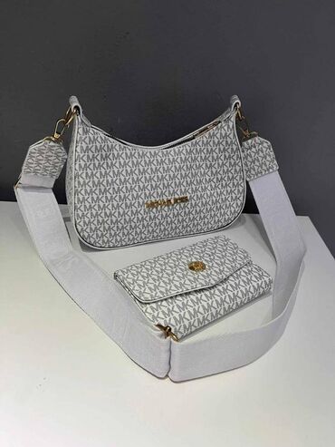 Torbe: Michael Kors torba NOVO

Novo
Replika

fb Moja Kupovina 1 — 3