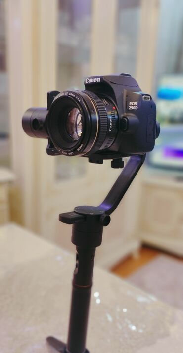 gimbal satilir: Canon 250 D 👉Konplekt satiram Canon 250 D və uzərində 50 mm f1.4 lens