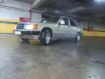 Mercedes-Benz: Barter maraqldir - Kuzov: 4 qapılı sedan, gümüşü rəng - Mühərrik: ön — 5