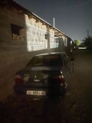 купить мерседес w210 универсал: Легковой автомобиль седан, темно‑серый, 4 двери. Судя по внешнему виду