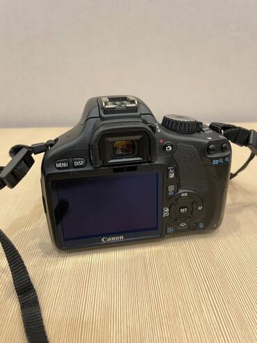 оборудование для фото: Цифровая зеркальная фотокамера Canon EOS 550D в черном корпусе