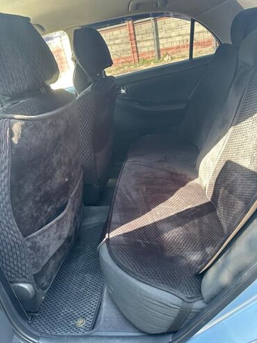 меняю дом на машину: Toyota Corolla седан, серебристый цвет кузова. Кузов и экстерьер: -