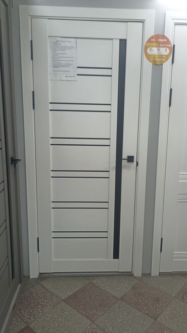 Межкомнатные двери: Межкомнатная дверь из сосны с горизонтальными вставками черного цвета at lalafo.kg — 8 Межкомнатные двери: Межкомнатная дверь из сосны с горизонтальными вставками черного цвета — 8