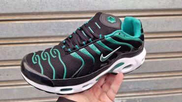 Women's Sneakers and athletic shoes: Nike, 38 — 10