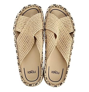 sabo 40: Orijinal FENDI Zucca FF Logo Raffia Mules – Ölçü 40
565 dollara alinib — 1