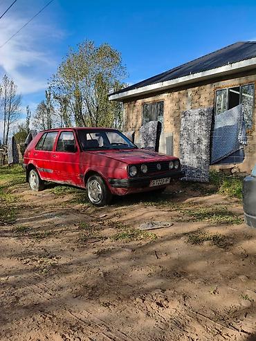 Унаа сатуу: Volkswagen Golf: 1990 г., 1.8 л, Кол менен иштөөчү, Бензин, Хетчбек — 1