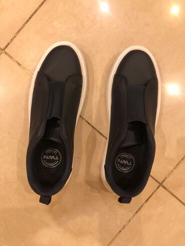Ботинки: TWN markalı kişi slip-on idman ayaqqabısı - Rəng: tünd göy (praktik
