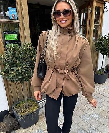 Jaknica: 3.800dinara
S M L