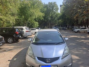 фит меняю: Honda Fit: 2009 г., 1.5 л, Вариатор, Бензин, Хэтчбэк