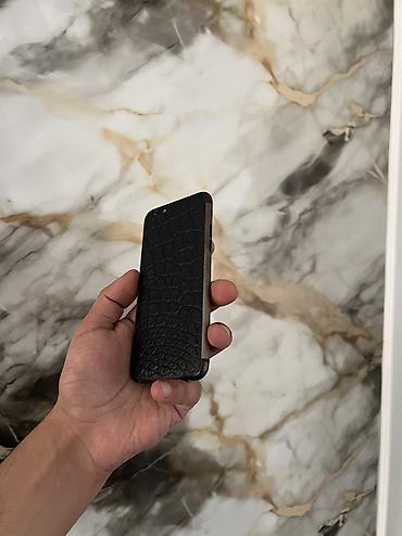 Apple iPhone: IPhone 6s, Barmaq izi — 12