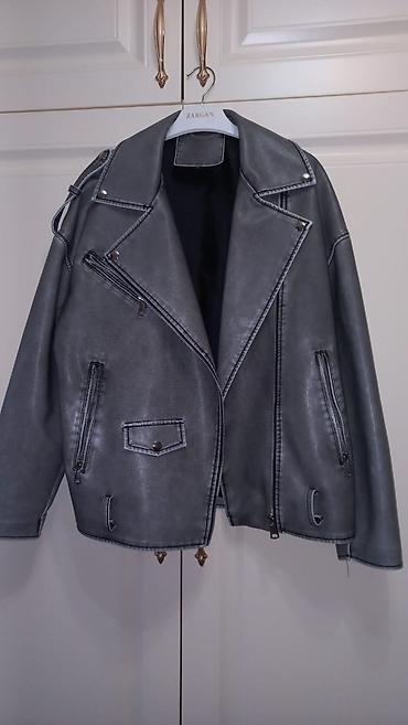 кожанная куртка: Qara-boz rəngli biker üslubunda dəri gödəkçə Çox az istifadə olunub,L — 2