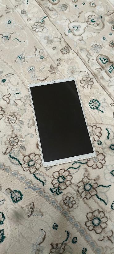 Планшет, Samsung, память 32 ГБ, 9" - 10", Б/у, Классический цвет - Серебристый at lalafo.kg Планшет, Samsung, память 32 ГБ, 9" - 10", Б/у, Классический цвет - Серебристый