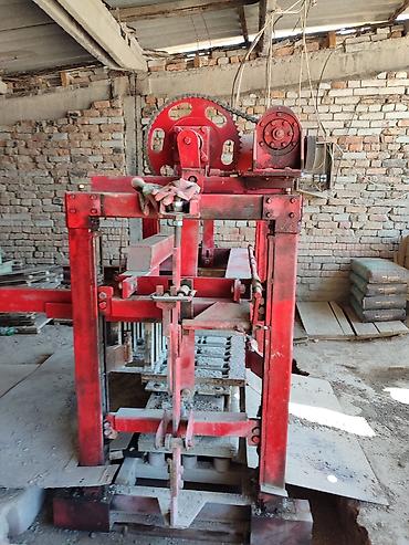 Производство пескоблоков: Пескоблочный станок Три матрицы Мешалка Поддоны Тачка В наличии — 4