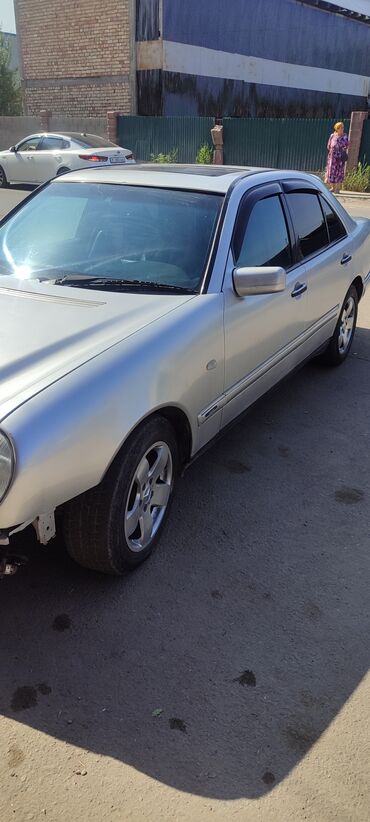 Mercedes-Benz: Mercedes-Benz E-Class: 1996 г., 4.2 л, Автомат, Газ, Седан