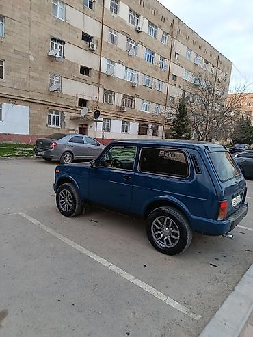 niva barter: LADA Niva 4x4, mavi rəng, 3 qapılı off-road kuzov. Güclü tam ötürücülü — 7