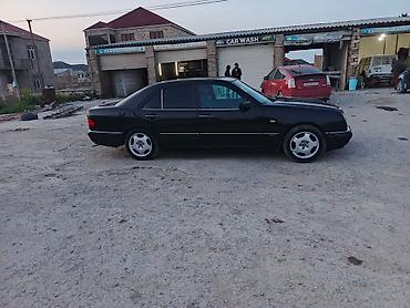 Mercedes-Benz: Mercedes-Benz E-Class: 3.2 l | Sedan — 9