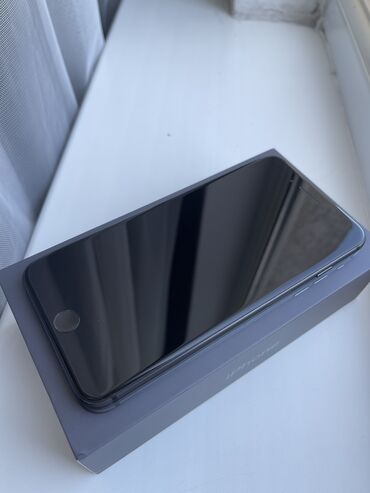 Apple iPhone: IPhone 8 Plus, Б/у, 64 ГБ, Черный, Зарядное устройство, Коробка, 75 %