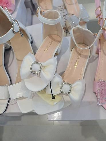 bunda kupujemprodajem: Božanstvene štiklice za vaše princeze. od 26 do 31 . pojedini modeli — 1