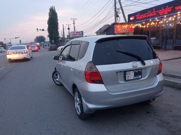 Honda: Honda Fit: 2006 г., 1.3 л, Вариатор, Бензин