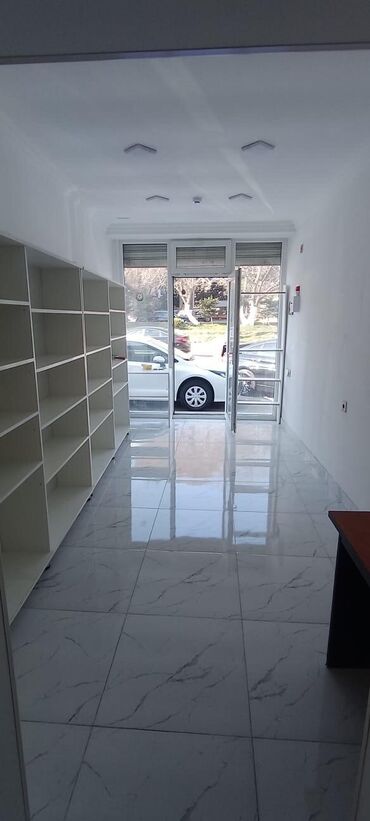 əmlak bazarı: Icareye verilir. Super temirli. Yol qiragidir. Gelish gedish cox