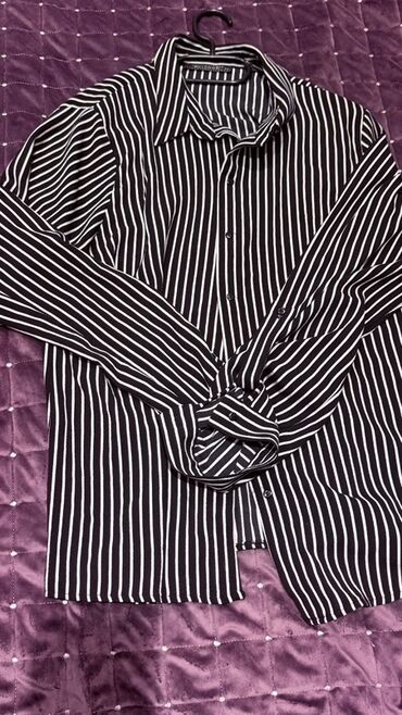 orus koynekler: Qara-ağ zolaqlı uzunqol köynək - Klassik yaxalıqlı, düyməli model - at lalafo.az orus koynekler: Qara-ağ zolaqlı uzunqol köynək - Klassik yaxalıqlı, düyməli model -