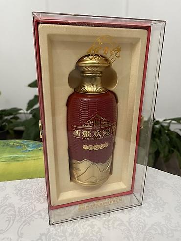 семичка джин: Подарочный китайский байцзю Yilite Xinjiang 52% 500ml / 伊力特 新疆欢迎你 白酒 — 1