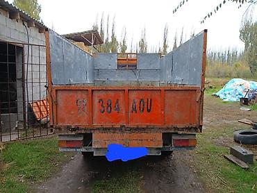 шпатлёвка авто: Грузовой автомобиль Mercedes-Benz (серия T2/Transporter) оранжевого — 1