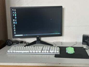 Printerlər: Qara rəngli HP monitor, ofis və ya ev istifadəsi üçün uyğundur. Ağ