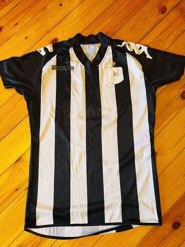 Köynəklər: Koynekler Her biri 5 manat hamisini alan olsa yenede endirim ederiy — 12