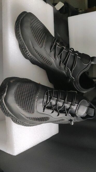мужская обувь 41: Чёрные кроссовки City Life, 41 размер. Стиль и комфорт
