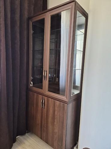витрина шкаф: Şüşəbənd vitrin şkaf - Material: Ağac teksturalı laminat korpus — 2