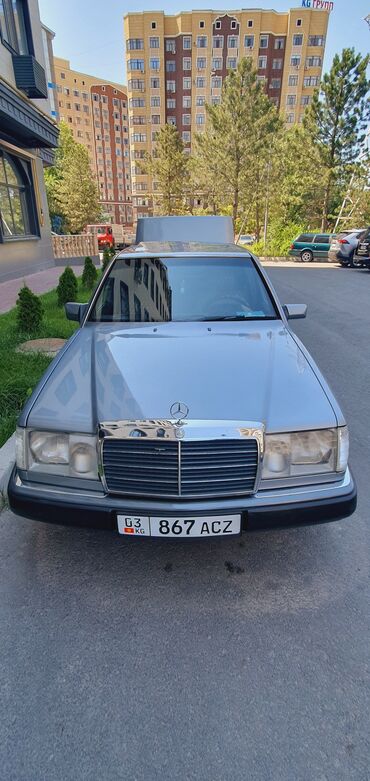 Mercedes-Benz: Mercedes-Benz W124: 1992 г., 2.8 л, Механика, Бензин, Седан