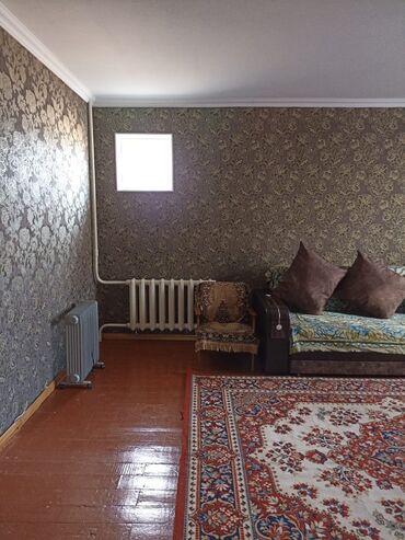 дом в районе пишпек: 2 комнаты, 52 м², С мебелью