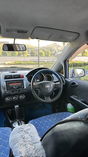 хонда фиш: Honda Fit: 2003 г., 1.3 л, Вариатор, Бензин, Хэтчбэк — 7