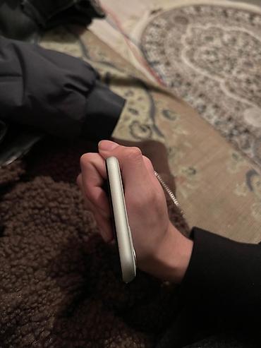 Apple iPhone: IPhone 11, Qara, Face ID — 9