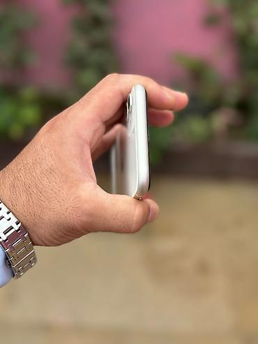 Apple iPhone: IPhone 11, 128 GB, White Titanium, Face ID — 4