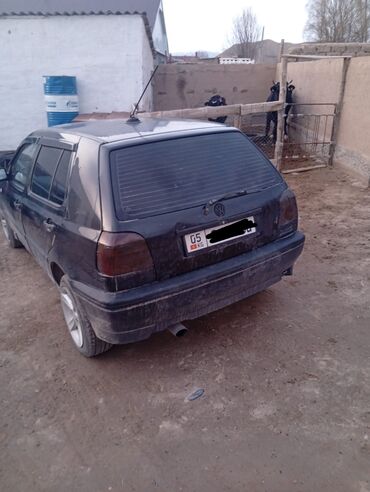 Volkswagen: Volkswagen Golf: 1994 г., 1.6 л, Механика, Бензин, Седан